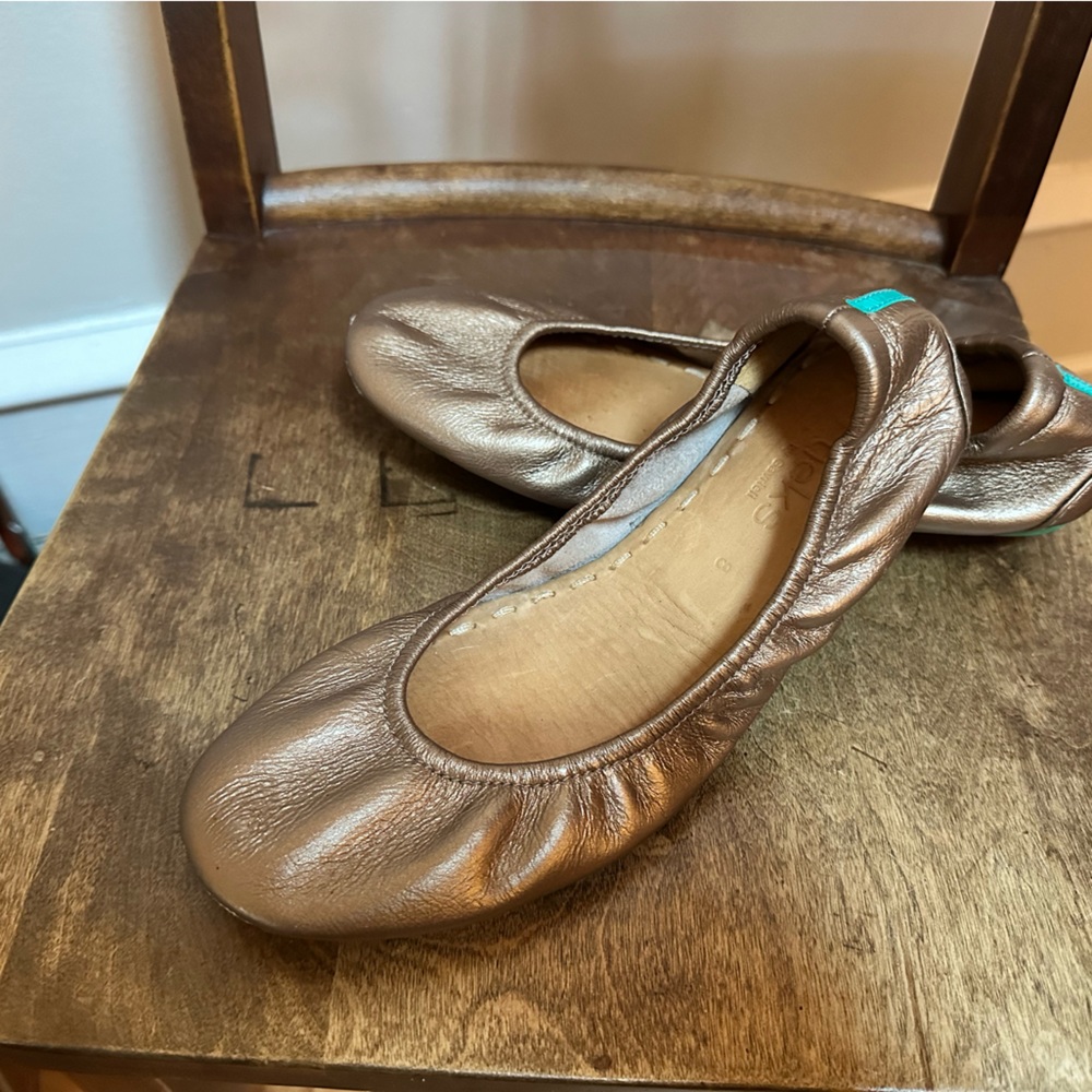 Bronze Tiek flats. Size 8